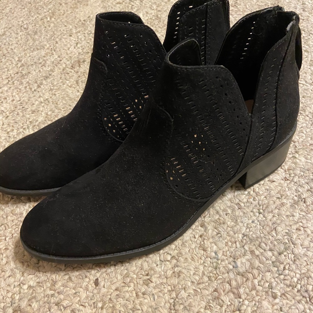Black bootie